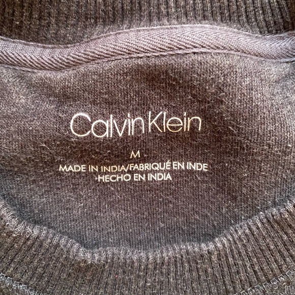 Calvin Klein crewneck! - Picture 2 of 4